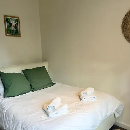 Charmante Maisonnette En Tuffeau A Deux Pas De La Loire, Centre Avec Parking Gratuit *