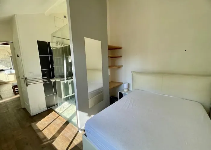 Ferienhaus Charmante Maisonnette En Tuffeau A Deux Pas De La Loire, Centre Avec Parking Gratuit