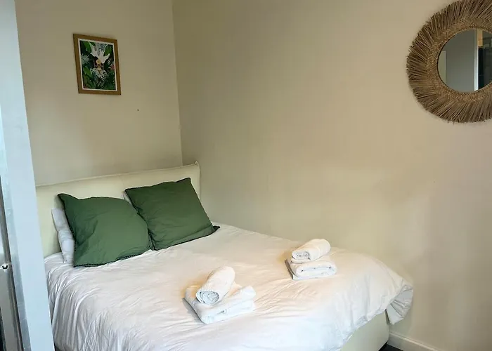 Charmante Maisonnette En Tuffeau A Deux Pas De La Loire, Centre Avec Parking Gratuit *